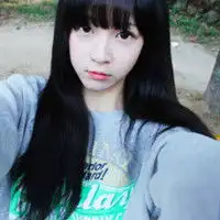 清新风格的非主流女生头像等待着你的电话