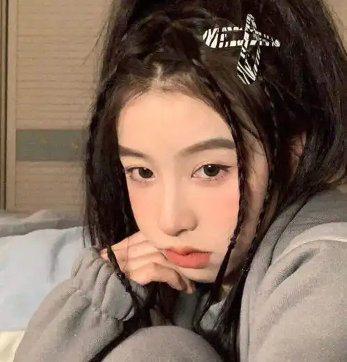 神仙女头不同的季节也许会爱上不同的花.