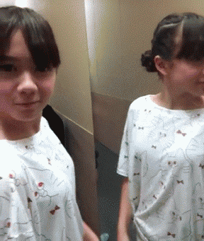 搞笑gif最后这一个动作,女汉子本性暴露无遗