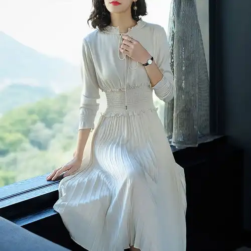 45岁女人不扮嫩,淑女风的连衣裙,清爽减龄风,平和也是美