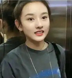 17岁网红温婉一夜爆红,代言费300万,跟宋祖儿比没美颜差距太大