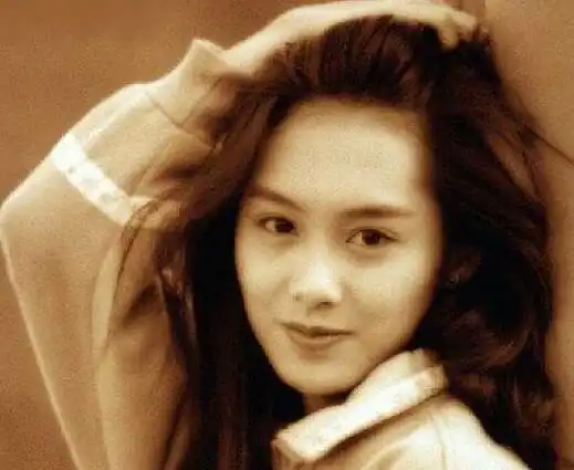 女明星17岁靓照皇后娘娘竟然最靓