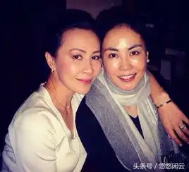 刘嘉玲抚脸谢霆锋像对待小辈,网友和王菲是真闺蜜啊