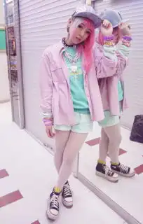 不是每个恋爱中的人,都是幸福的小清新女生图片