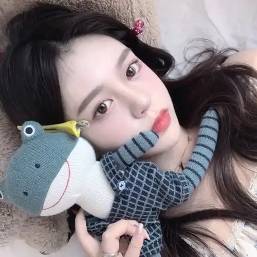有没有好看的女生微信头像,温柔一点的,真人的头像