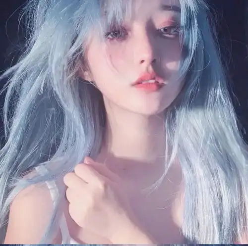 真人女头在日落大道浪漫出逃,除了风没有别人知道