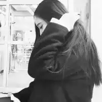 头像女生背影或者侧面黑白带字2017款恨到全世界都歉疚