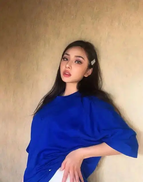 杭州妹子身材不俗,展现欧美范儿身材曲线,如何练出来