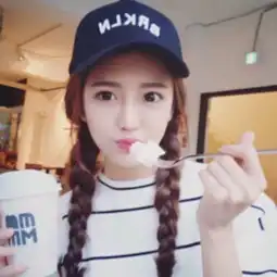 2020最潮最火女生头像半