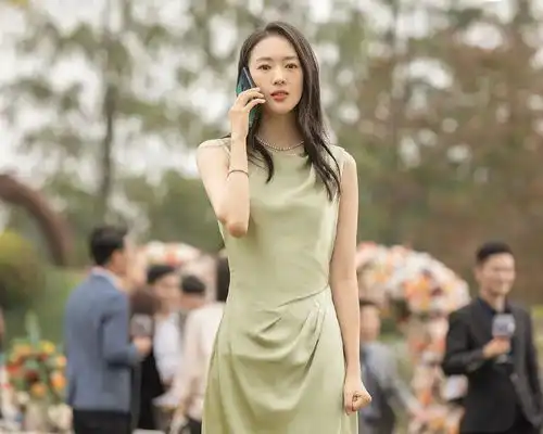 女生25岁后不要乱穿衣越简单才越高级