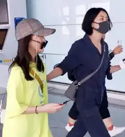 不敢示人13岁李嫣强光遮嘴怕露唇,炫酷随妈却不自信