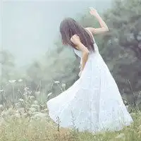 求一个穿着白色衣服女生头像