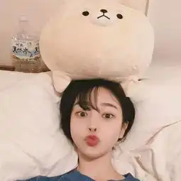女生头像理智告诉你多此一举,情感怂恿你最后一搏
