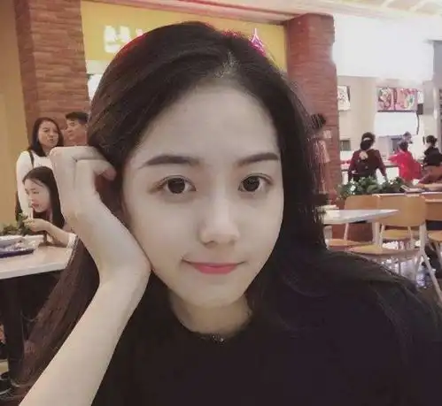 学生阶段受欢迎的班花有哪些特征颜值高是一点,性格也重要