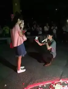 华大浪漫求婚走红网络西班牙美女为爱留泉州