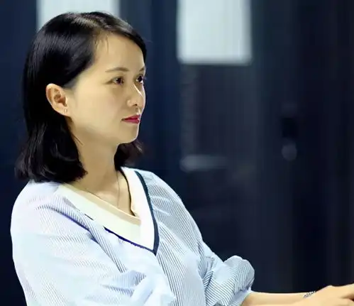 还记得大眼睛女孩苏明娟吗因一张照片改写命运,官至副厅级