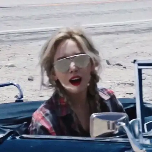 云边有个小卖部,售卖着蓝色的温柔