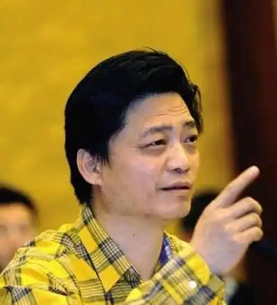 崔永元要逼停冯小刚手机2计划泡汤,华谊兄弟承认按剧本拍摄