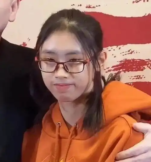 女生头像15岁照片真人版