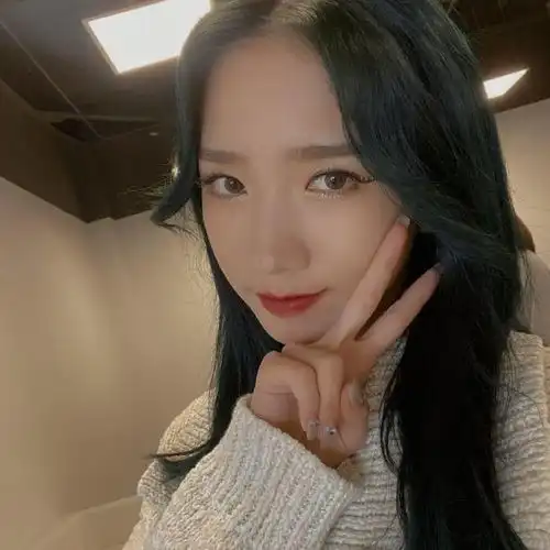 超可爱女生头像真人嘟嘴