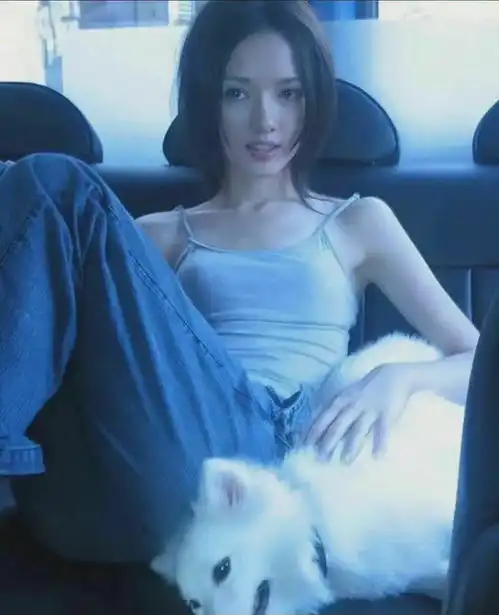 郭碧婷3岁女儿太争气一出生就帮妈妈赚12亿,颜值超高不像爸