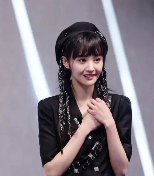 娱乐圈风云人物,探索郑爽的传奇经历第一集