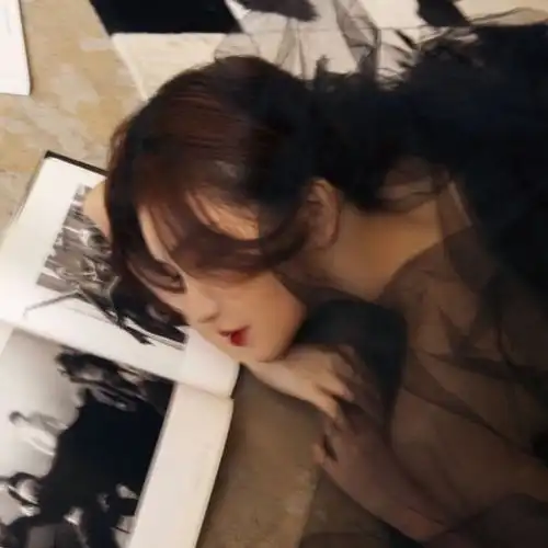 有什么看起来很不好惹很高冷的女生头像
