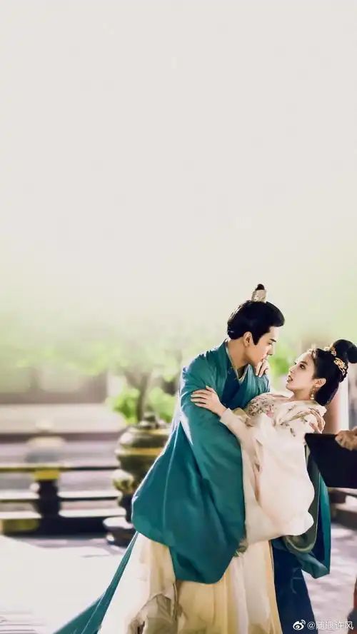 东宫行走的春药枫鄞夫妇