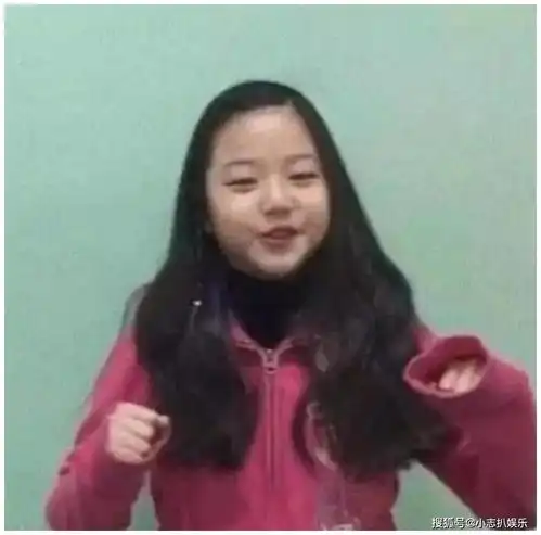 被嘲素人脸没气质的她,16岁成人气美女,大长腿堪比维密超模