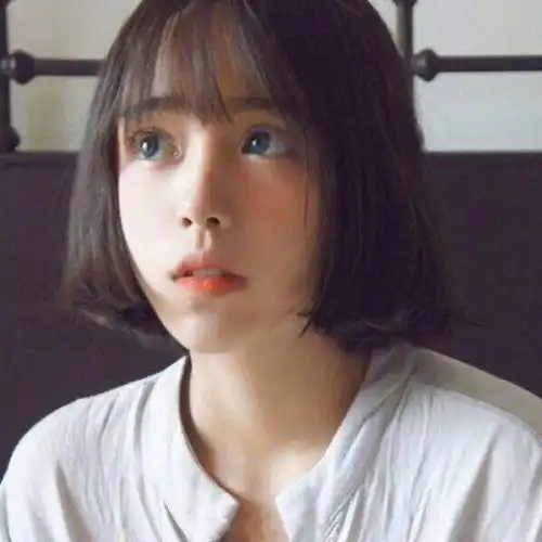 qq头像女短头发侧脸