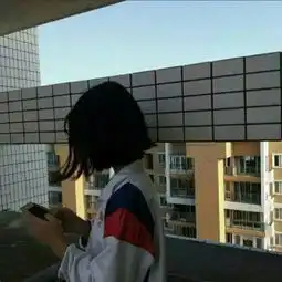 忧郁伤感女生背影头像一个人伤感孤单女生头像