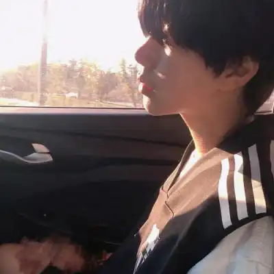 高颜值男生真人头像