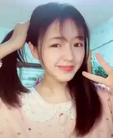 抖音上又火了一位高中生,只因一个小动作圈粉无数,网友,好调皮