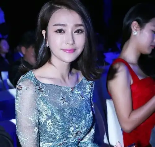 她才是李小璐真正好闺蜜曾和黄晓明是情侣美貌不输angelababy

