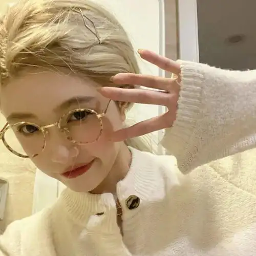 女生头像丨烂大街的爱从来不是爱是腐朽的新鲜感