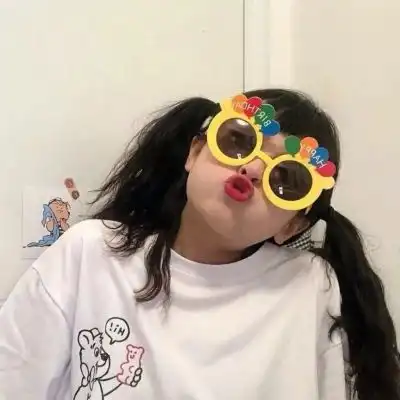 欧美沙雕头像ins女生脱