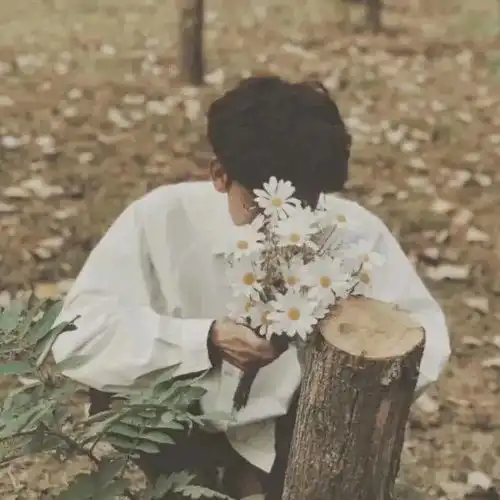 头像没有联系的日子里你在和谁分享你的快乐