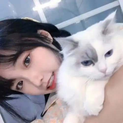 女头从喜欢的事里得到力量和快乐