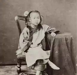 晚清童养媳的悲惨生活刚会走路就嫁到婆家,无依无靠痛苦度日