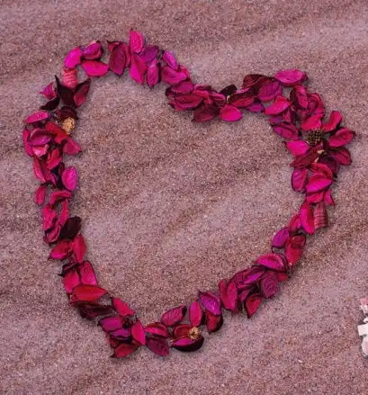 sweetlovergift恋爱加分项,看百年灵腕表iphonexgodiva巧克力为你的爱情幸福助力