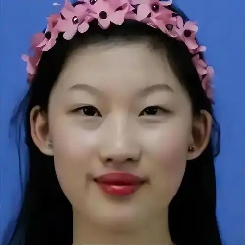 7年前,那个将自己整容成刘亦菲的李靖涵,如今竟判若两人