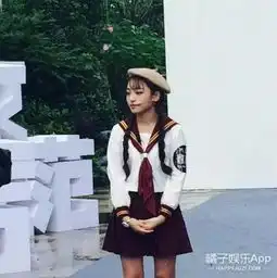 王思聪刚骂完自家酒店sb,新选的后宫就被扒,18岁混血脸西安校花都是什么鬼