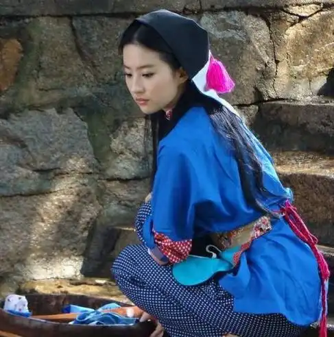 盘点当红小花们的村姑造型,哪一位是娱乐圈最美的村姑凉