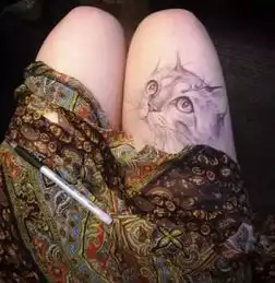 美女不好好上课在大腿上画画老师发现后竟然...