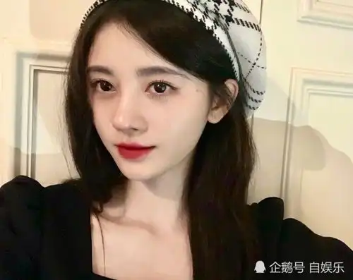 头像女霸气戴帽子口罩鞠