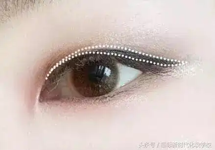 单眼皮怎么画眼影拯救单眼皮少女的超简单眼妆教程来袭