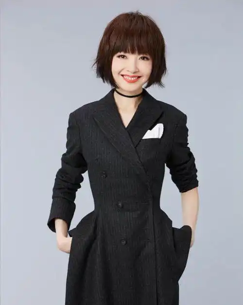女生方脸留什么发型比较好看,想试一试陈鲁豫和徐璐这款短发造型