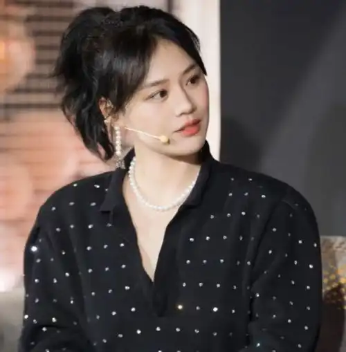 大骨架女生还有救吗这样穿显瘦好看极了