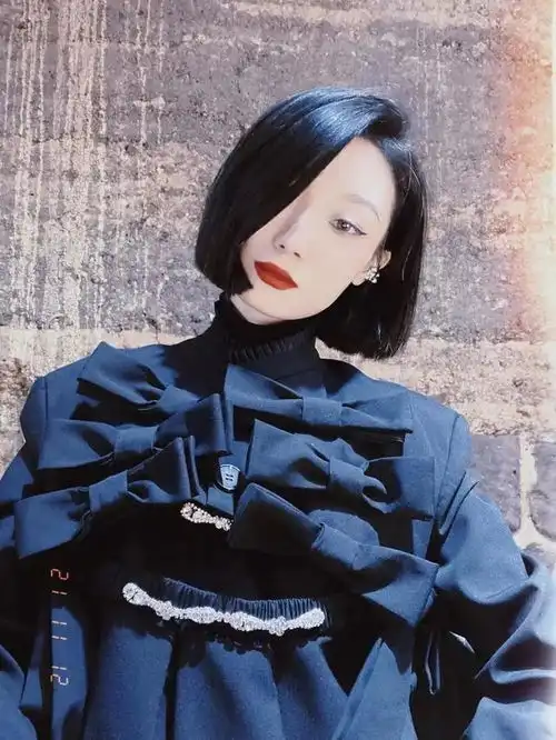 美女车模做主播,一张高级脸,圈粉10几万