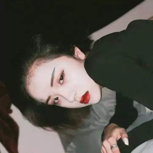 女生头像最美痦子
